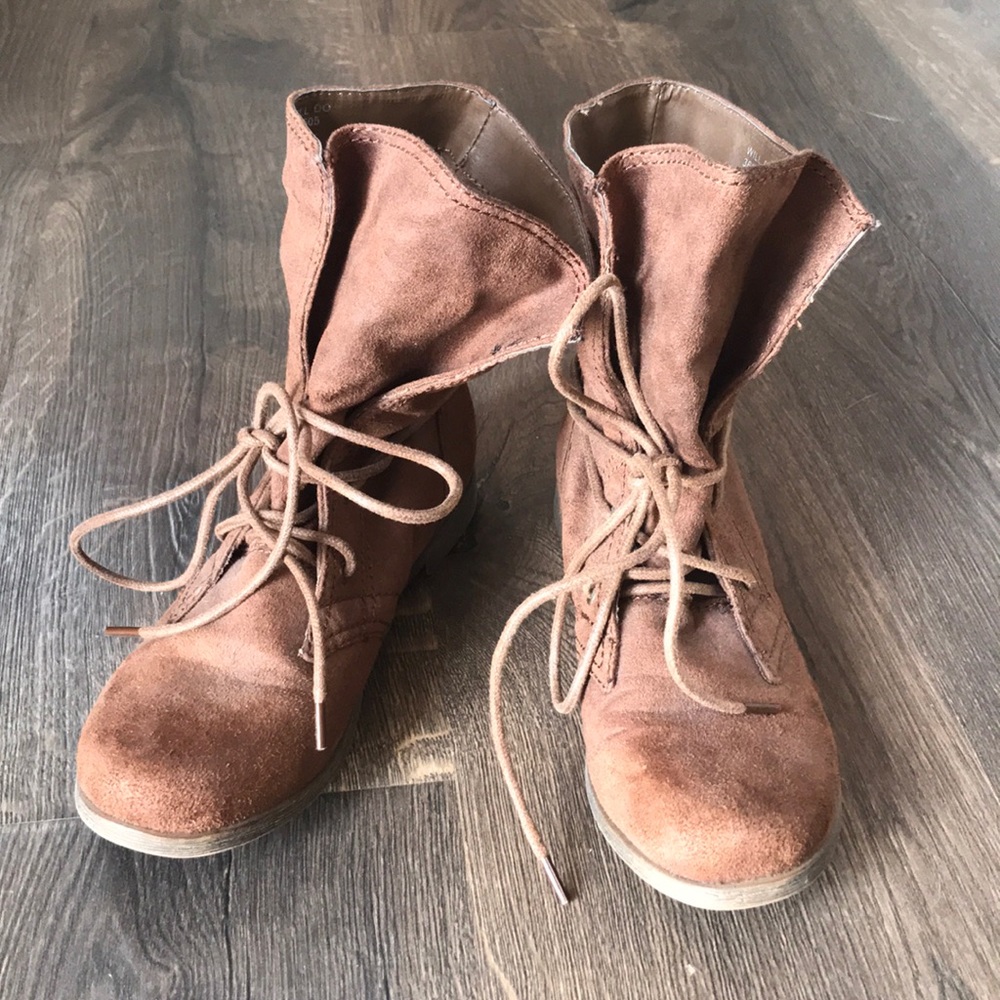 Combat boots